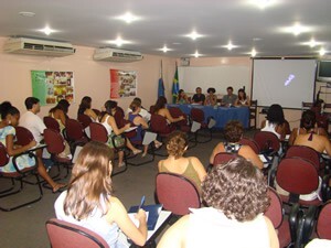 comissao-justica-faz-oficina-sobre-escuta-psi-de-crianca-e-adolescente02-300x225.jpg
