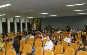 1-pre-congresso-de-niteroi-tem-discussao-sobre-direitos-da-crianca-e-adolescente02-300x189.jpg