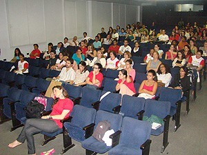2-Terceira-mesa-da-IV-Mostra-discute-novas-possibilidades-de-pensar-a-cidade_02-300x225.jpg