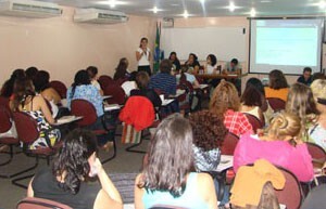 trocando-em-miudos-discute-violencia-de-estado-e-criminalizacao-da-pobreza-300x193.jpg