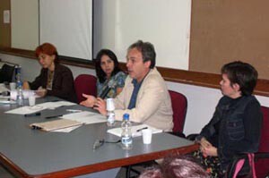 1-violencia-na-midia-e-debatida-no-terceiro-dia-do-seminario01-300x199.jpg